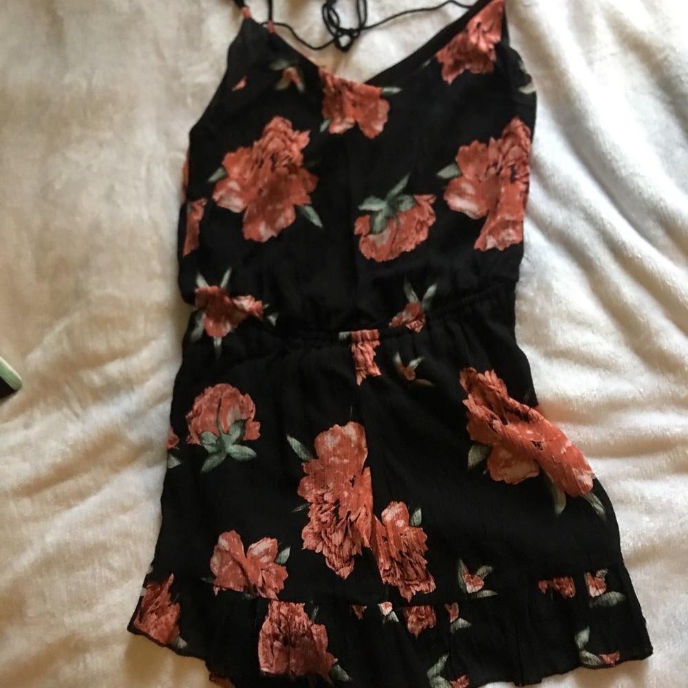 Floral romper NWT